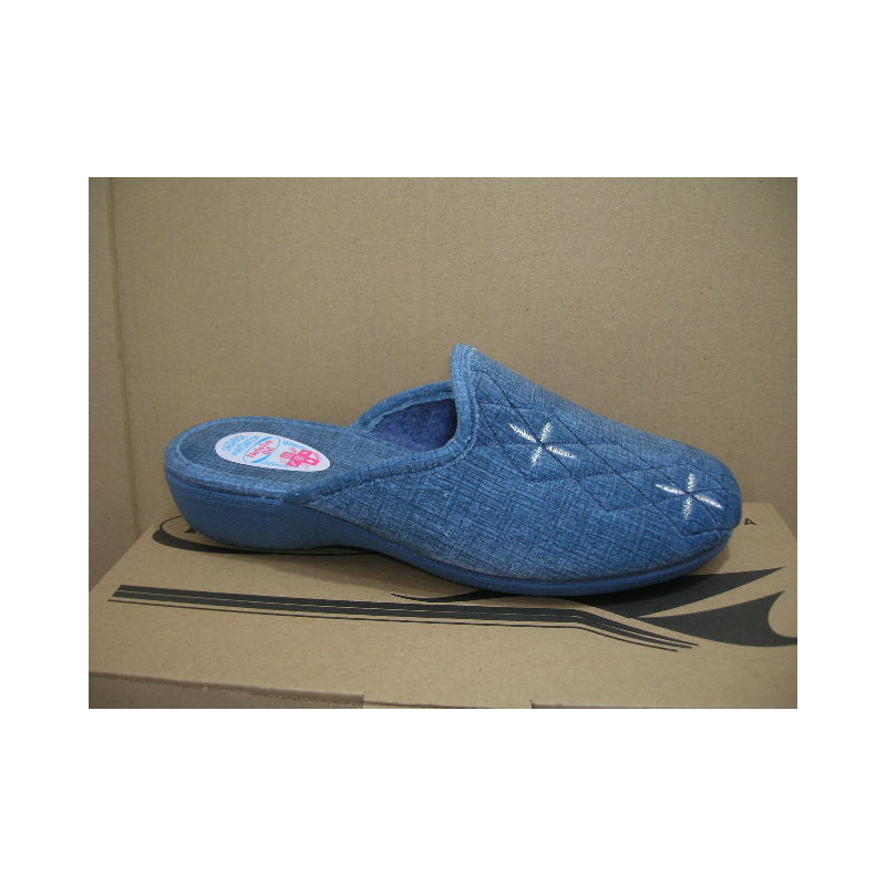 Zueco plana  rombos bordados