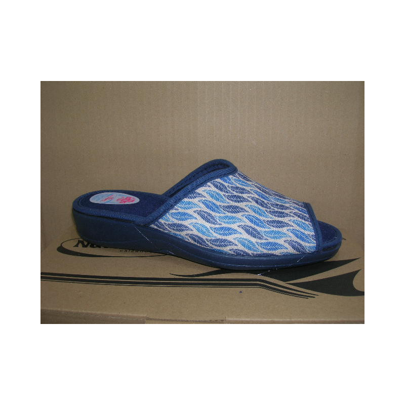 Chancla cuña baja estampado plumas