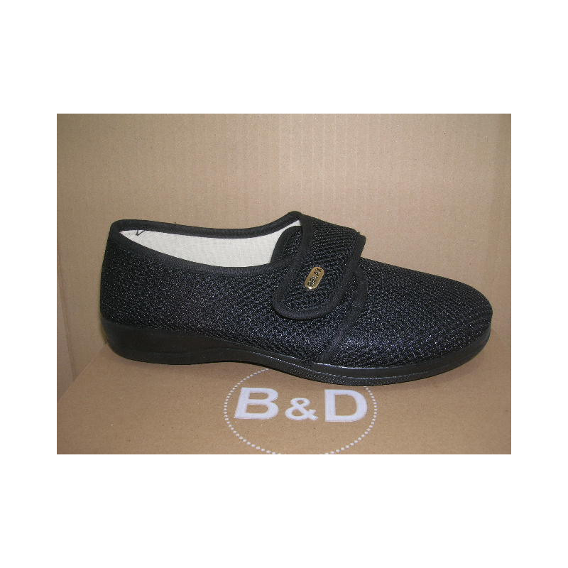 Zapatilla rejilla cerrada velcro.