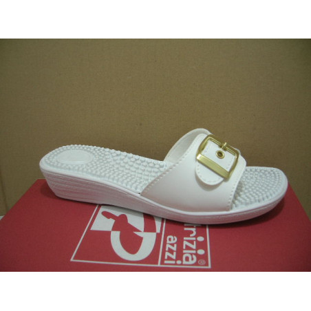 Chancla planta pinchos hebilla metal oro