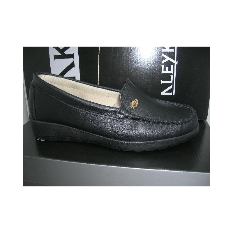 Mocasin piel lengueta oro lado